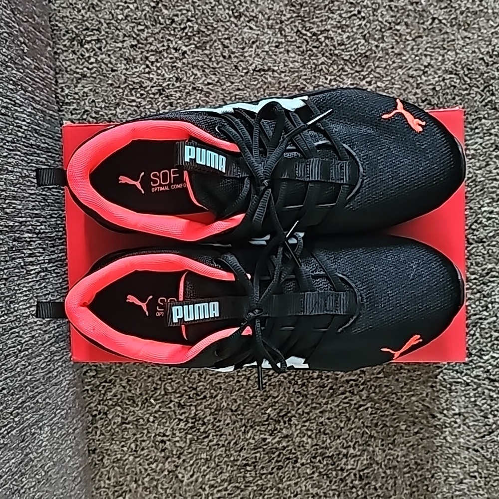 Womens Puma Athletic Shoes - Picture 3 of 3